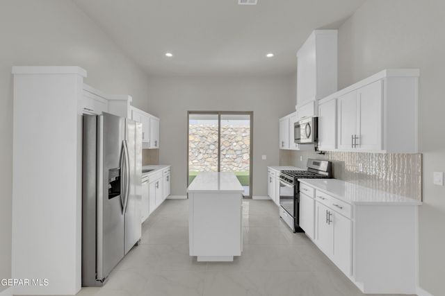 12633 MIDDLESBROUGH Avenue, Horizon City, TX 79928
