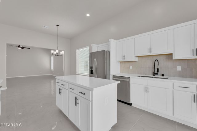 12633 MIDDLESBROUGH Avenue, Horizon City, TX 79928