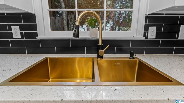 820 SUNDALE DRIVE, Birmingham, AL 35235