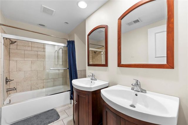 11222 Holly Street, Kansas City, MO 64114