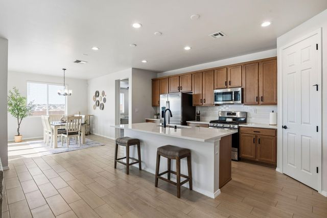 3233 Martuni Street SE, Rio Rancho, NM 87124