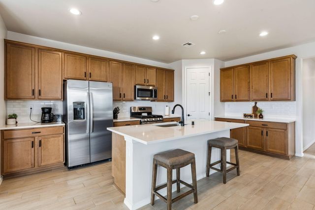 3233 Martuni Street SE, Rio Rancho, NM 87124