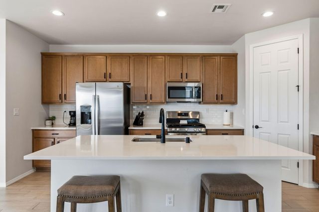 3233 Martuni Street SE, Rio Rancho, NM 87124