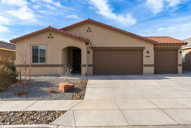 3233 Martuni Street SE, Rio Rancho, NM 87124
