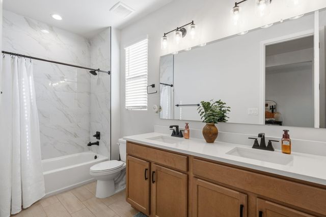 3233 Martuni Street SE, Rio Rancho, NM 87124