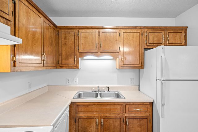 3240 Tower Dr Apt 5, Clarksville, TN 37042