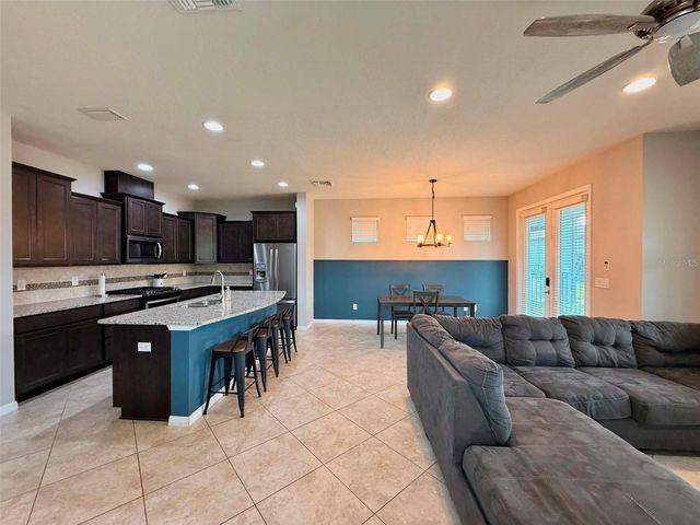 5703 VILLAGE CENTER DRIVE, Lithia, FL 33547