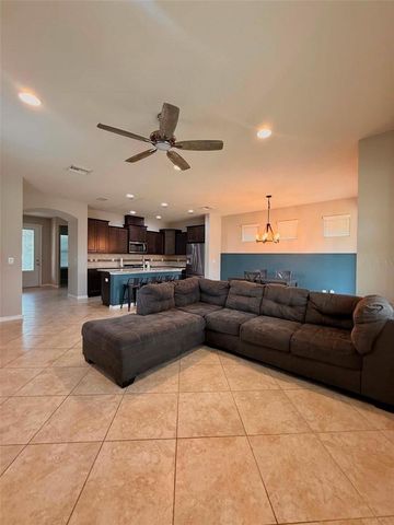 5703 VILLAGE CENTER DRIVE, Lithia, FL 33547
