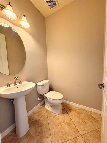 5703 VILLAGE CENTER DRIVE, Lithia, FL 33547