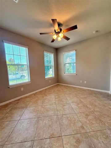5703 VILLAGE CENTER DRIVE, Lithia, FL 33547