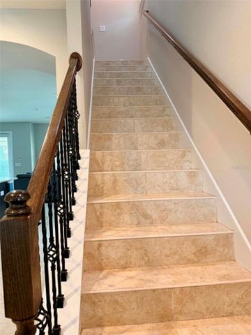 5703 VILLAGE CENTER DRIVE, Lithia, FL 33547
