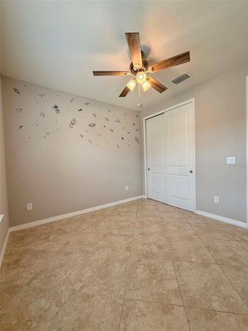 5703 VILLAGE CENTER DRIVE, Lithia, FL 33547