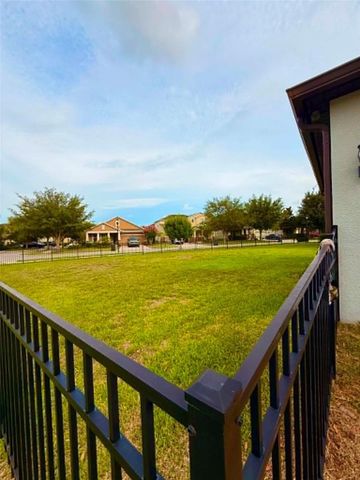 5703 VILLAGE CENTER DRIVE, Lithia, FL 33547