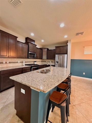 5703 VILLAGE CENTER DRIVE, Lithia, FL 33547