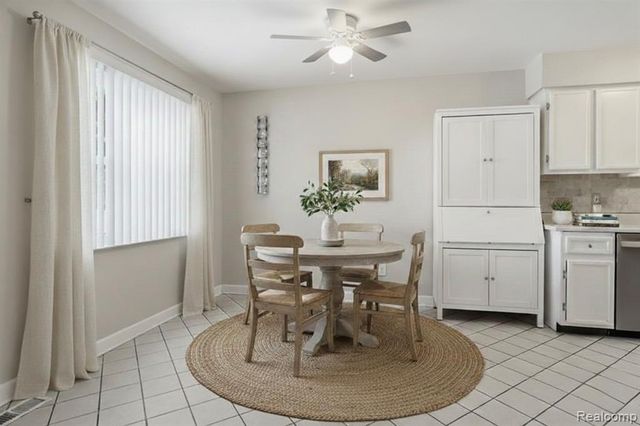 24624 Olde Orchard Street 121, Novi, MI 48375