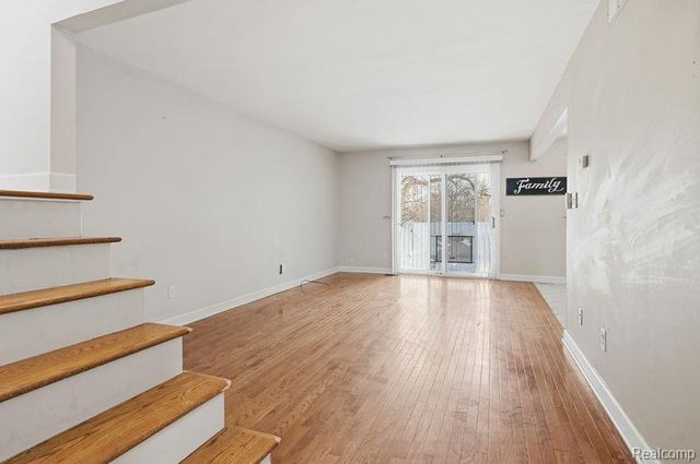 24624 Olde Orchard Street 121, Novi, MI 48375