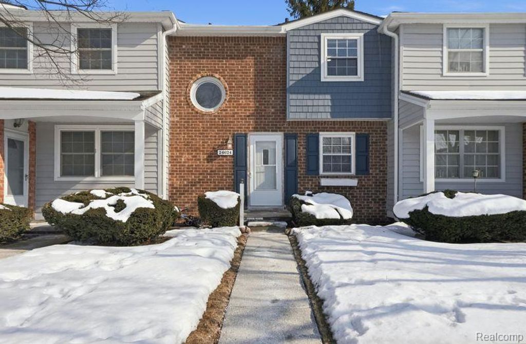 24624 Olde Orchard Street 121, Novi, MI 48375