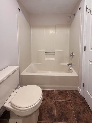 16 Stillwater Drive, Nashua, NH 03062