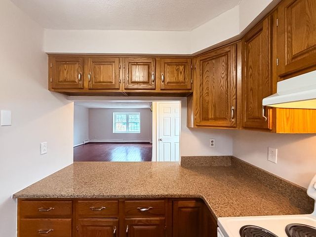 16 Stillwater Drive, Nashua, NH 03062