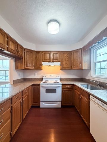 16 Stillwater Drive, Nashua, NH 03062