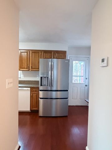 16 Stillwater Drive, Nashua, NH 03062