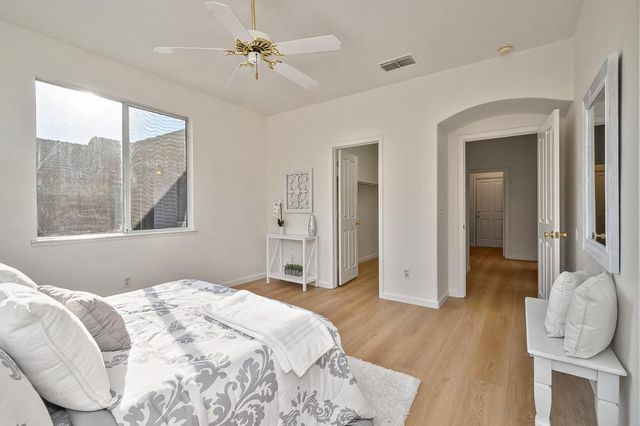 7920 Calzada Ct, Elk Grove, CA 95758