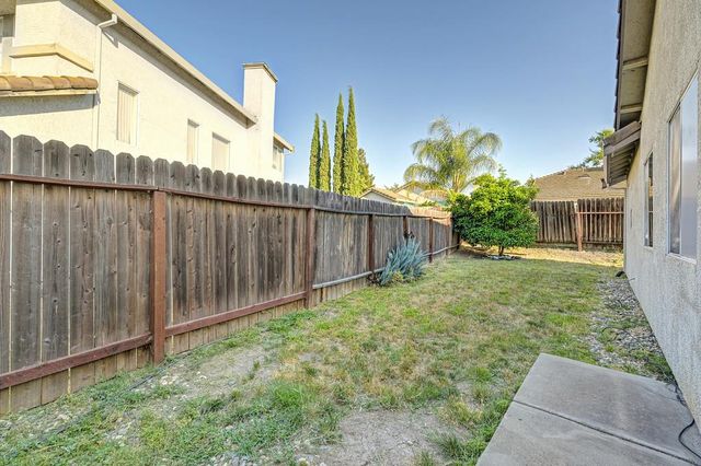 7920 Calzada Ct, Elk Grove, CA 95758