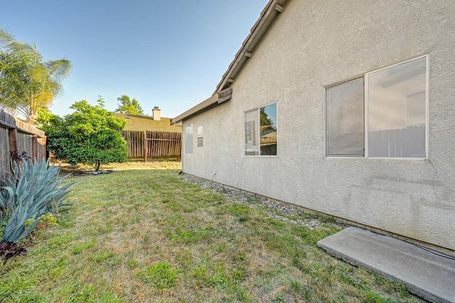 7920 Calzada Ct, Elk Grove, CA 95758
