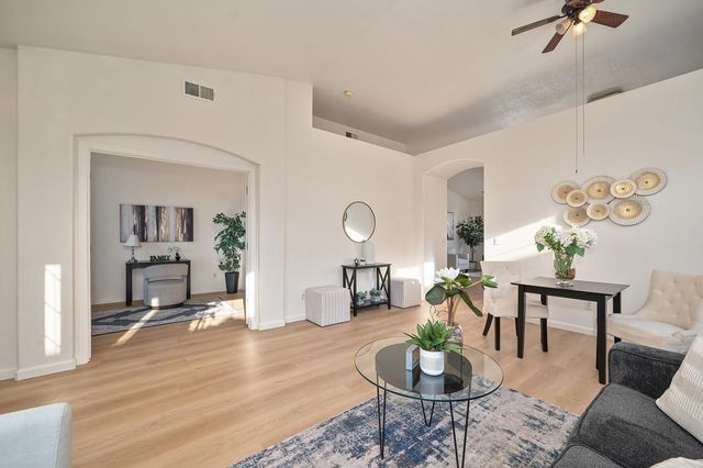 7920 Calzada Ct, Elk Grove, CA 95758