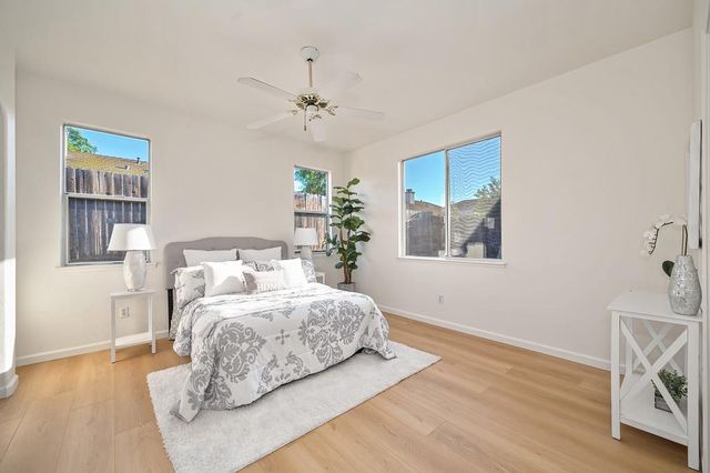 7920 Calzada Ct, Elk Grove, CA 95758