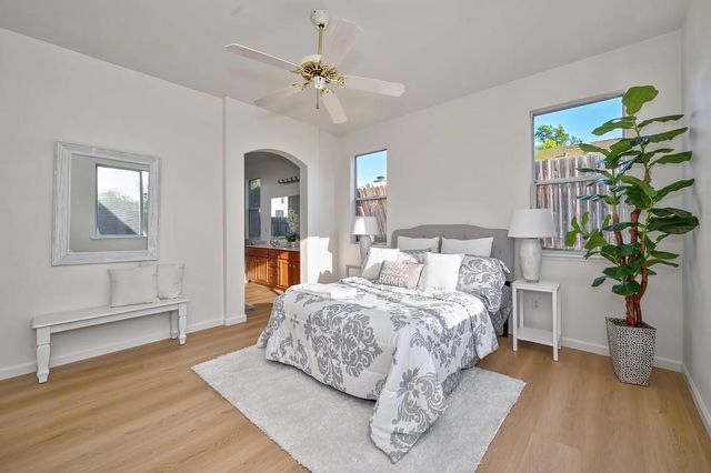 7920 Calzada Ct, Elk Grove, CA 95758