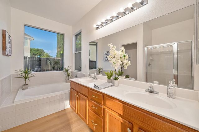 7920 Calzada Ct, Elk Grove, CA 95758