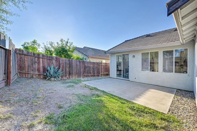 7920 Calzada Ct, Elk Grove, CA 95758