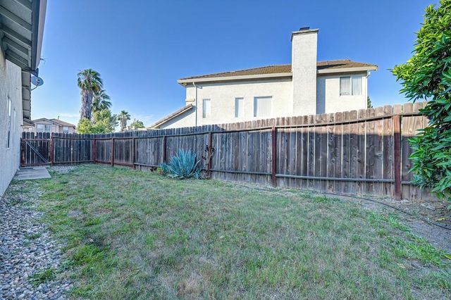 7920 Calzada Ct, Elk Grove, CA 95758