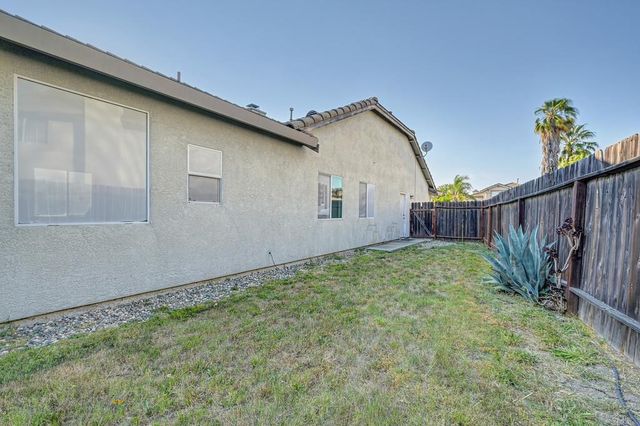 7920 Calzada Ct, Elk Grove, CA 95758