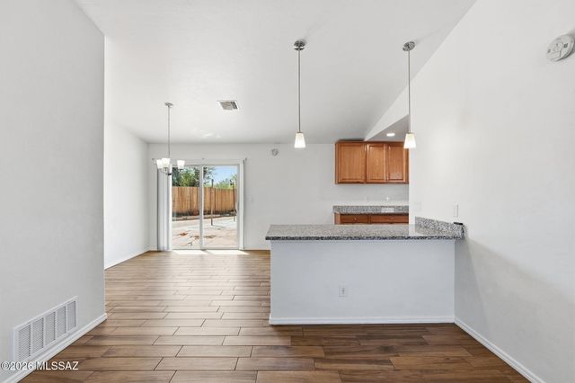 1695 W Calle Guadalajara, Tucson, AZ 85713