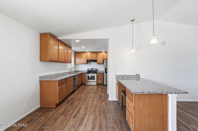 1695 W Calle Guadalajara, Tucson, AZ 85713