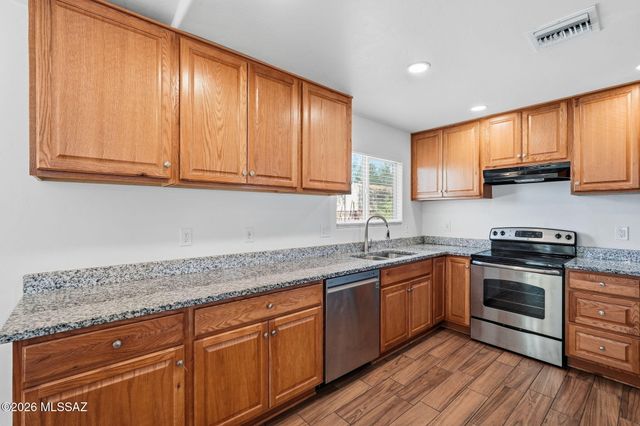 1695 W Calle Guadalajara, Tucson, AZ 85713