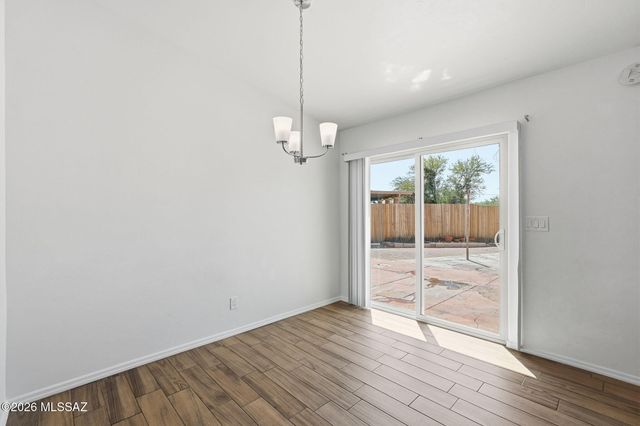 1695 W Calle Guadalajara, Tucson, AZ 85713