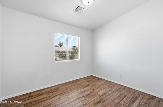 1695 W Calle Guadalajara, Tucson, AZ 85713