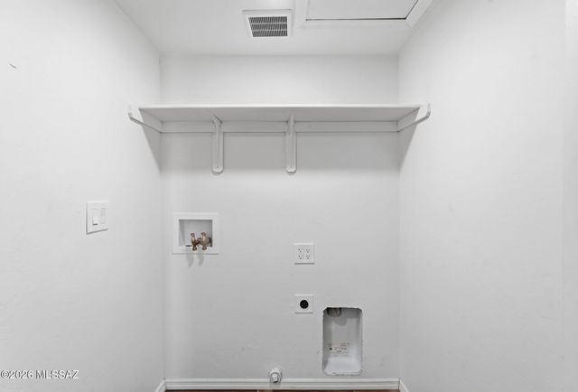 1695 W Calle Guadalajara, Tucson, AZ 85713