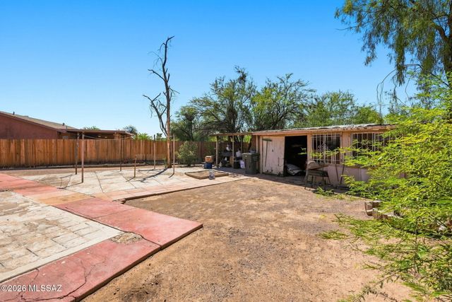 1695 W Calle Guadalajara, Tucson, AZ 85713
