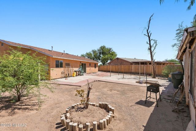 1695 W Calle Guadalajara, Tucson, AZ 85713