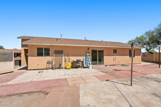 1695 W Calle Guadalajara, Tucson, AZ 85713