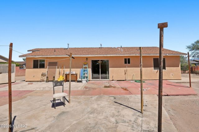 1695 W Calle Guadalajara, Tucson, AZ 85713