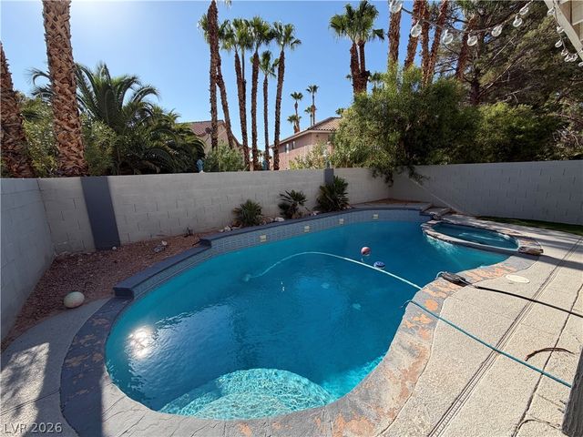 3004 Ocean View Drive, Las Vegas, NV 89117