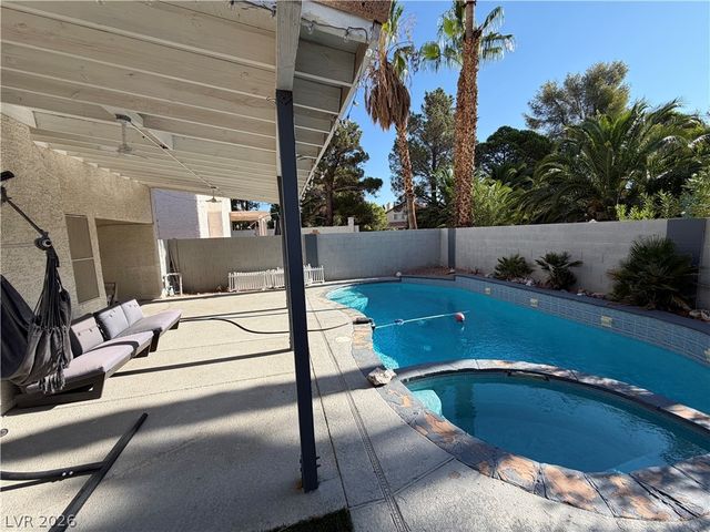 3004 Ocean View Drive, Las Vegas, NV 89117