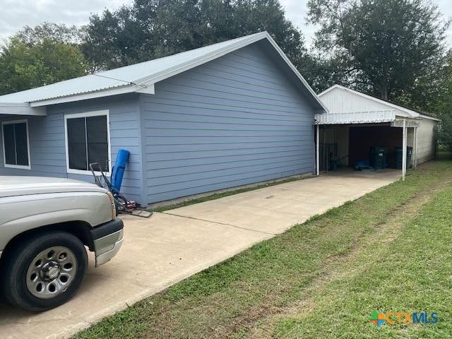 615 Hoskins Broadway Street, El Campo, TX 77437