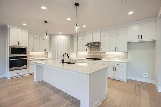 3505 Kings Court Drive, Lewisville, TX 75056