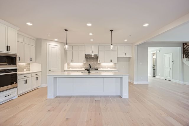 3505 Kings Court Drive, Lewisville, TX 75056